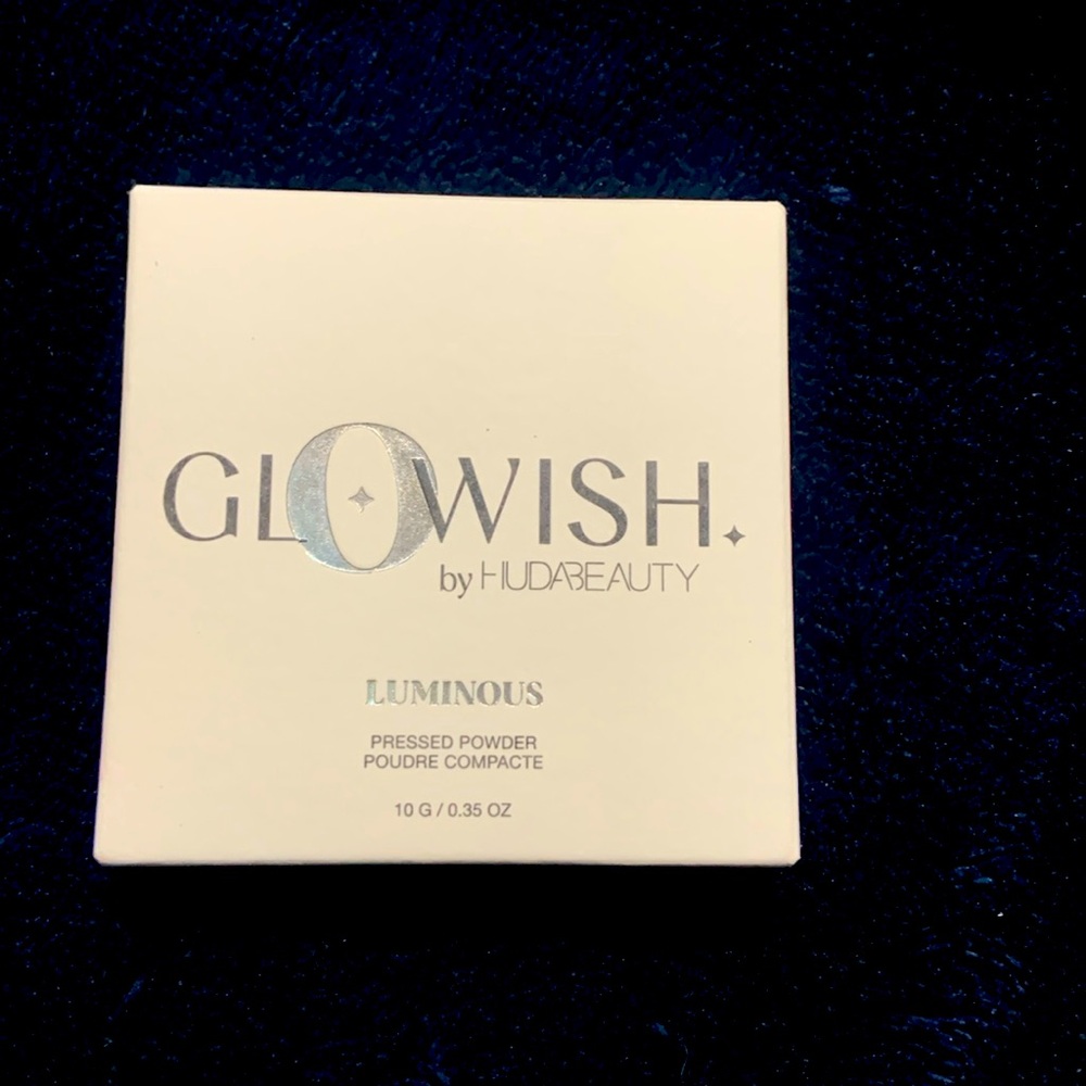 Glowish Luminous Pressed Powder